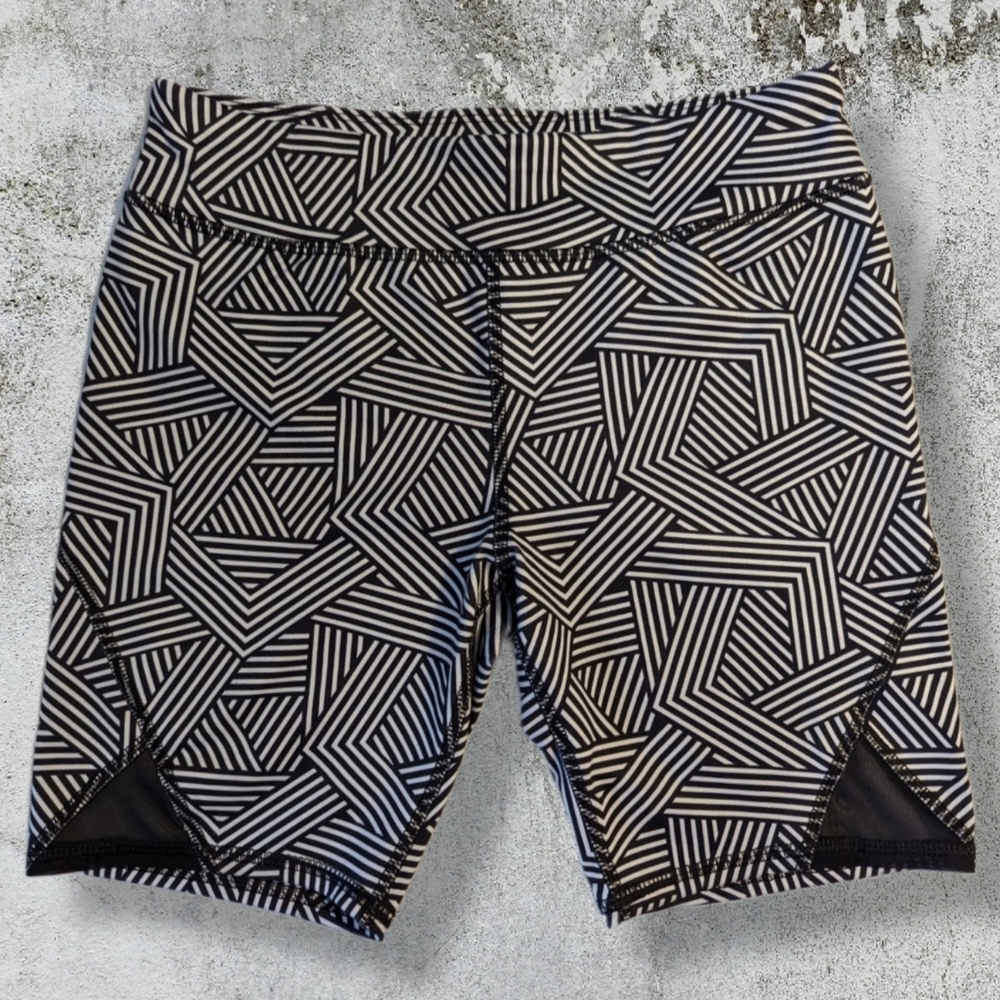 Athletic Works Black + White Geometric Stripe Biker Shorts + Mesh Details sz M